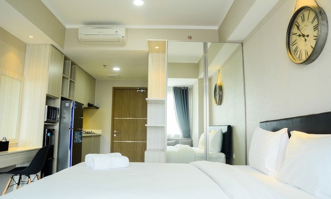 Cikarang Hotel | Sophisticated Studio at The Oasis Apartment
