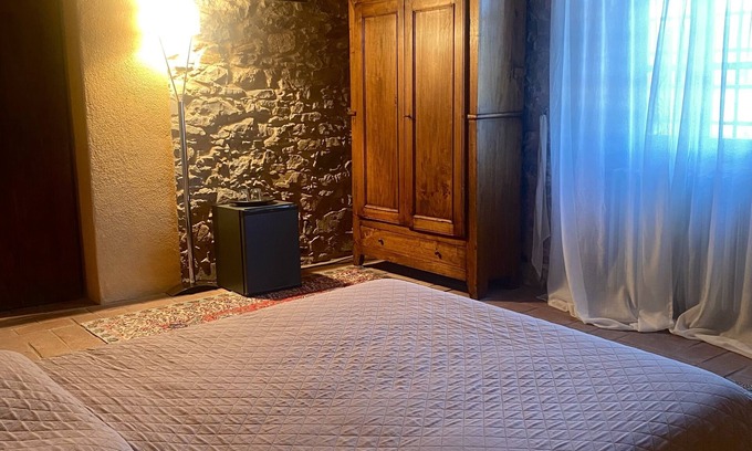 Santa Cristina a Mezzana Bed & Breakfast | Sottotono Agriturismo with swimming pool on Florence surrounded by greenery