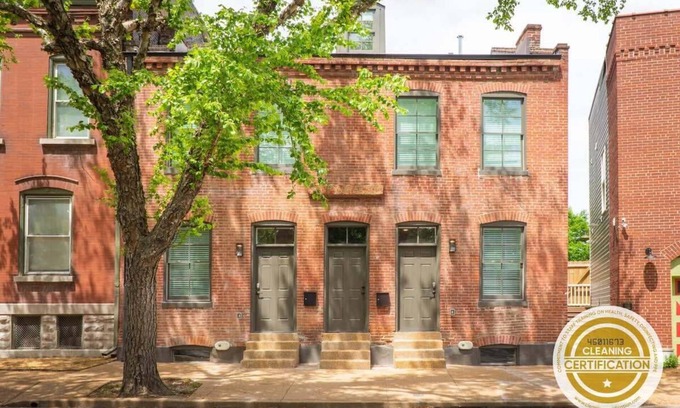 Soulard House | Soulard Retreat | 7BR/9BA |Courtyard/ABODEbucks