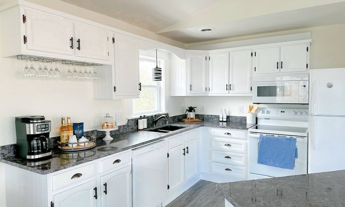 Colington Harbour Cottage | Sound Front Cottage in Collington Harbour