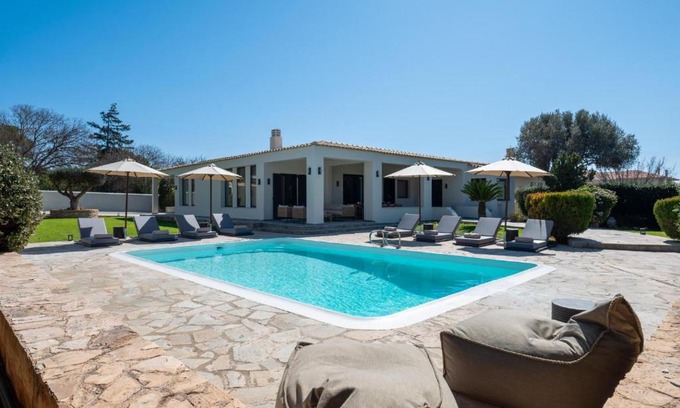 Lavreotiki Villa | Sounio Poseidon Villa