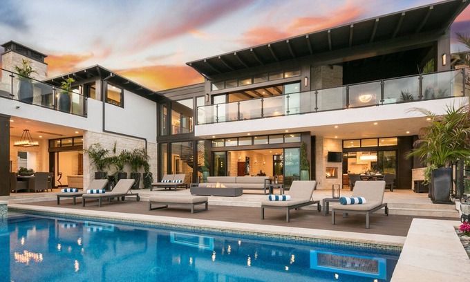 Hermosa Beach House | South Bay Beach Front Luxury Mansion - Ocean Views