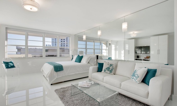 South Beach Apartment | South Beach Deluxe # 940/BALCONY ON THE OCEAN