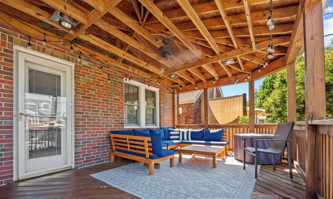 Northampton House | South City 5 Bed Pool Open April 1st