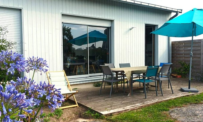 Tregastel House | South-Facing Home with WiFi, Garden, Terrace, Near Beach in Trégastel