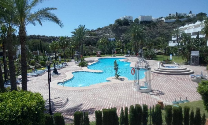 La Parata Apartment | South facing one bedroomapartment with WIFI & private parking