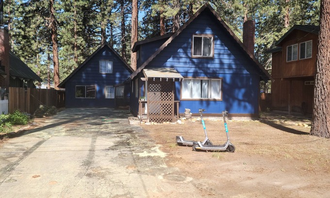 Bijou Park Ski Chalet | South Lake Mid Town Chalet - 3min to the Beach and Ski Run!