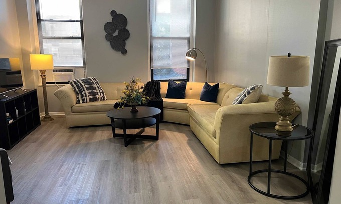 South Loop Apartment | South Loop 2 Bedroom Apt