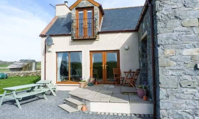 Newton Stewart Cottage | SOUTH MILTON COTTAGE, family friendly, with open fire in Stairhaven