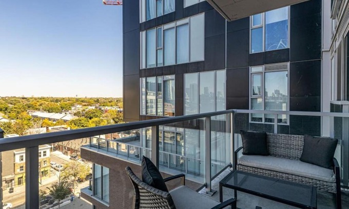 Riverside House | South Riverdale Suite with High speed WiFi and Balcony