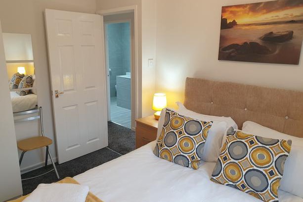 South Shields House | South Shield's Hidden Gem Diamond House Sleeps 6 G