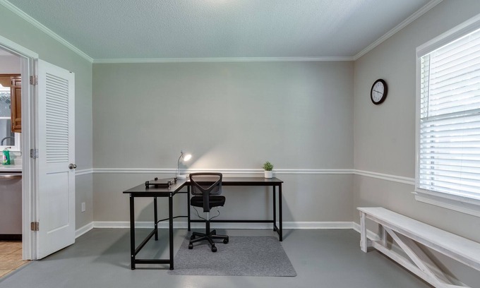 Southaven House | SOUTHAVEN- Full Amenities Home Close to Everything