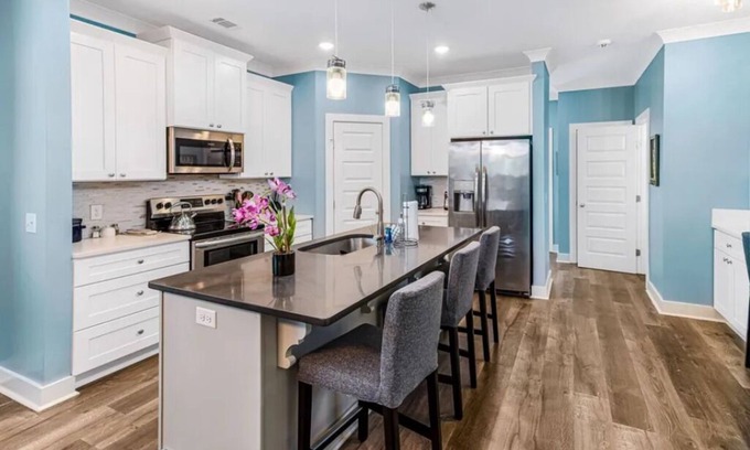 Eastside House | Southern Comfort - Beautiful home minutes to Downtown, Forsyth Park, Tybee Beach