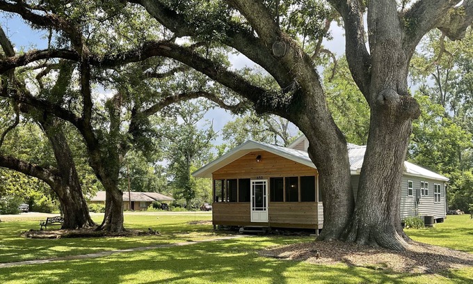 Ponchatoula House | Southern Hospitality and Small-Town Living!