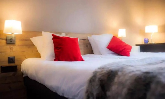 Valfrejus Apartment | SOWELL Family Valfréjus* - Standard Double Room