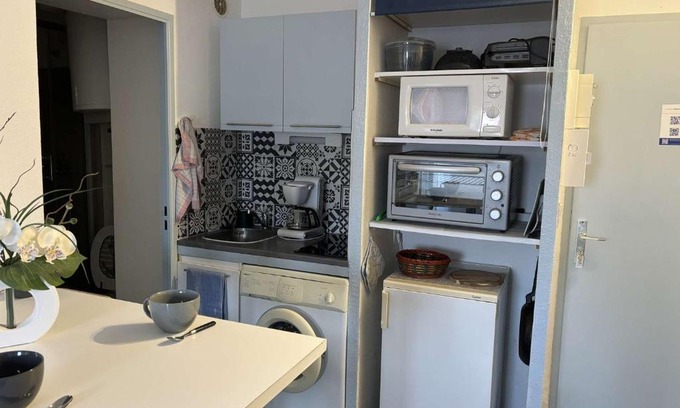 Saint-Pierre-la-Mer Apartment | SP570-302 Studio cabine loggia ST PIERRE LA MER