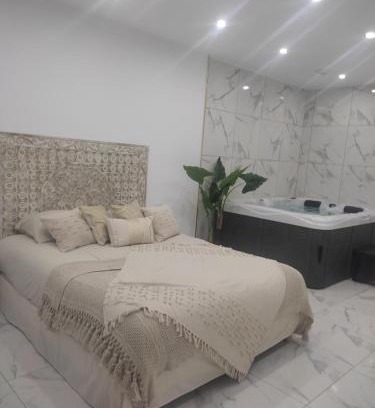 Saint-Andiol Apartment | Spa NESSA