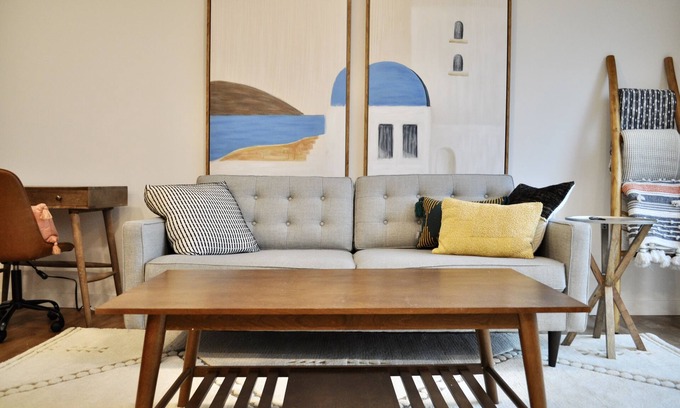 Capitol Hill Condo | Space Needle and Mountain View. Top-Floor Condo