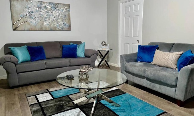 Gardena Apartment | SPACE X ,LAX & Beaches Beautiful Guest House