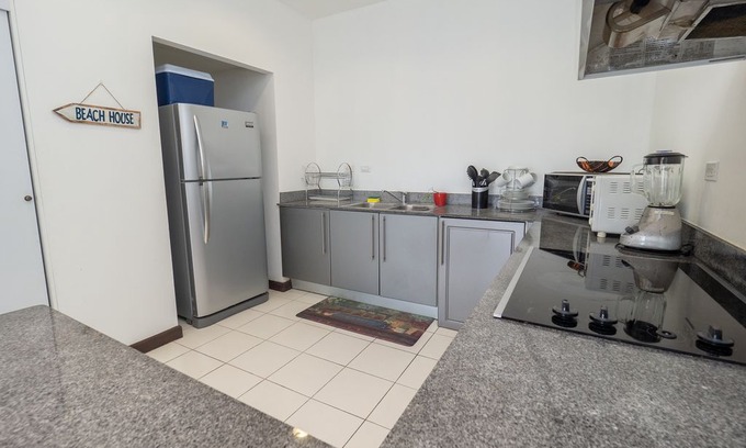 Barrio Santa Lucia Apartment | Spaceful Jaco Bay Beach Condo 401, walking distance to the beach