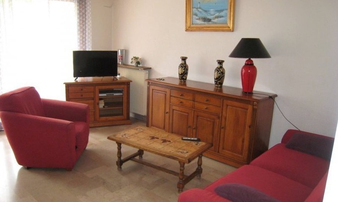 Amelie-les-Bains-Palalda Apartment | Spacious 2-Bedroom Apartment with Terrace, Parking, and WiFi near Amélie-les-Bains Baths