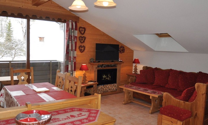 La Chapelle-d'Abondance Apartment | Spacious Apartment near Ski Lifts with 2024 Summer Multi Pass for Only €3/Day/Person