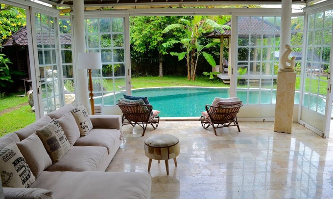 Penestanan Villa | Spacious 2.5BR Villa, Jungle Views, Ubud - W/Swimming Pool!