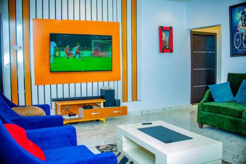 Ikotun Apartment | Spacious 2-bed Apt With 24hrs Power+ Unlimited Wi-Fi