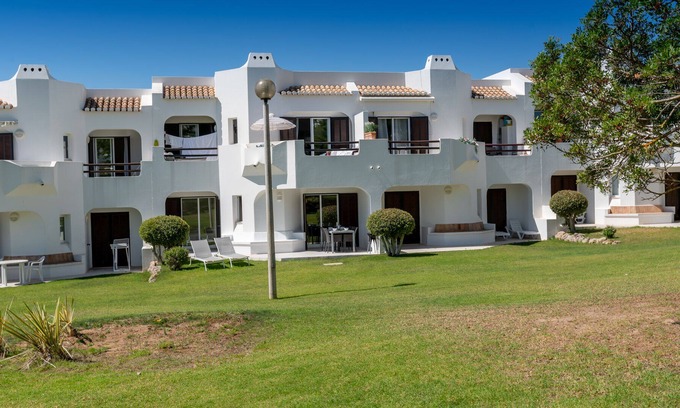 Alpouvar Apartment | Spacious 2 Bedroom, 2 Bath Ground Floor Apartment with WIFI, AC & UK TV.