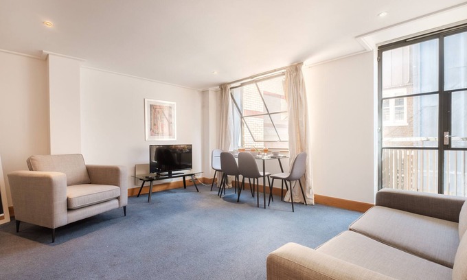The City of London Apartment | Spacious 2-Bedroom Flat in London's Holborn