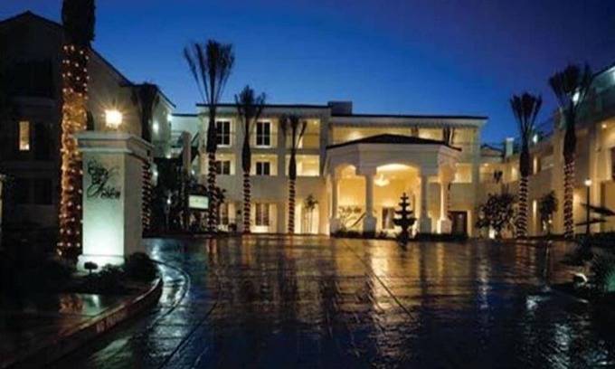 Las Vegas Villa | Spacious 2 Bedroom Luxury Suite