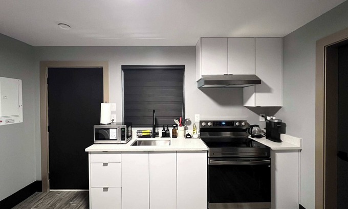 Burnaby House | Spacious 2-Bedroom Retreat in Burnaby