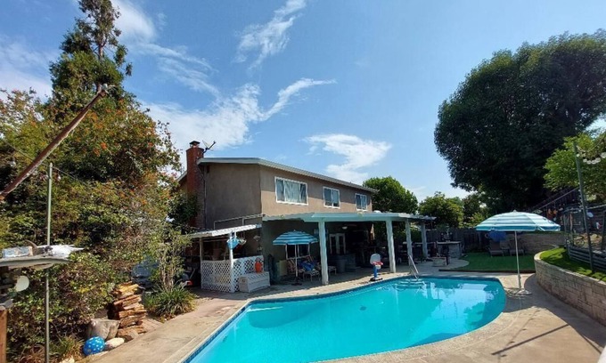 Rancho Palos Verdes House | Spacious 2 bedroom 2 bath home with pool and Jacuzzi