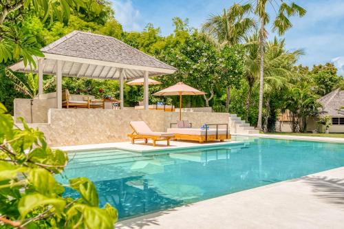 Petitenget House | Spacious 2 Villas combined 9 bedrooms 2 pools