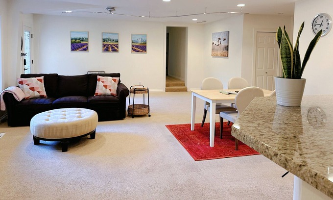 East Lake Hills House | Spacious 2Br/2Bath house suite walking to Lake Sammamish