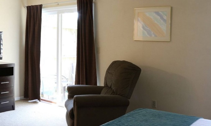 Cheat Lake House | Spacious 2BR Townhouse in Morgantown. Relax & Recharge