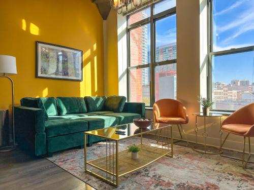 Near South Side Apartment | Spacious 2BR Vacation Rental with City View, Optional Parking and Gym Near McCormick Place & Downtown Chicago Attractions