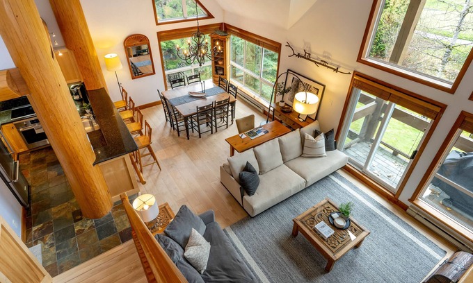 Blackcomb House | Spacious 3.5BR Retreat | Golf Course Views | Walk to Lakes & Trails | Managed By Aloha Whistler