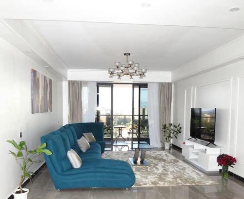 Kilimani Apartment | Spacious 3 Bed Apartment-Gym Pool and Rooftop View