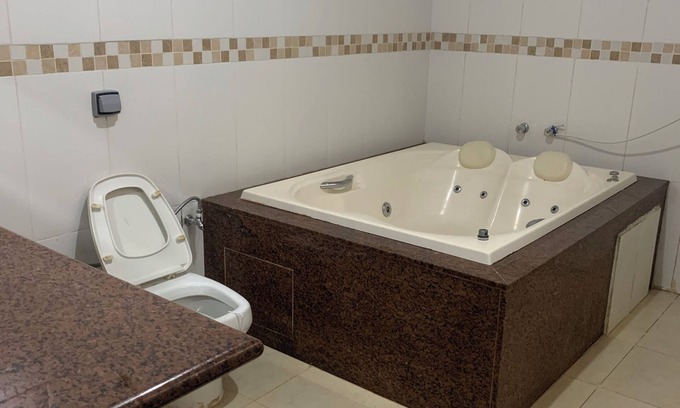 Paranoa House | Spacious 3-bedroom house in lovely Jardim Botanico with WiFi, AC