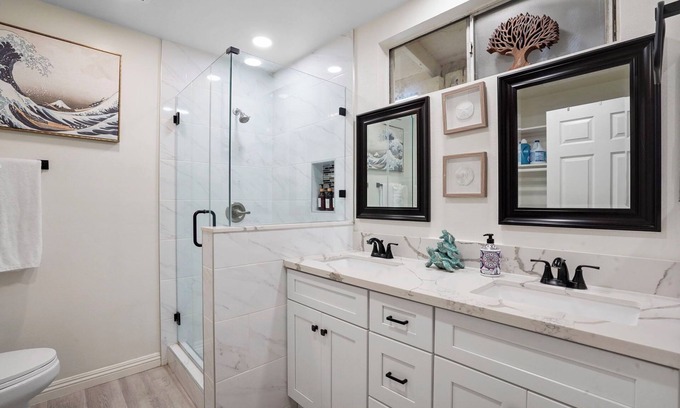 Cypress Apartment | Spacious 3 bedroom/5 beds near Disneyland/Central OC: 15 minute drive to Disney