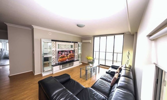 North Rocks Apartment | Spacious 3 bedroom apt lift access near Parramatta