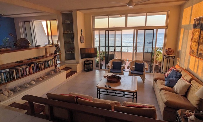 San Miguel Apartment | Spacious 3-Bedroom Beachfront Penthouse in Cozumel! - 15 min walk from downtown!