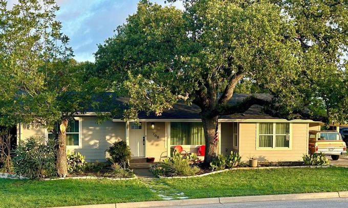 Marble Falls House | Spacious 3 bedroom hom in charming Marble Falls with WiFi, AC