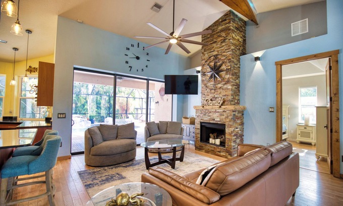 Laurel House | Spacious 3 Br Home w/Pool- 1 mile walk to beach