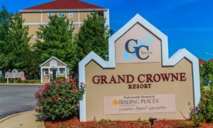 Branson Resort | Spacious 3 BR Suite adjacent Thousand Hills Golf near Theater Strip (center)