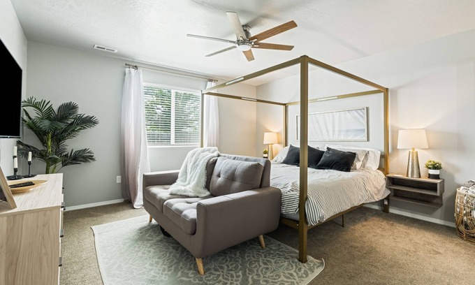 Nampa House | Spacious 3B, Split floorplan, Sleeps up to 11!