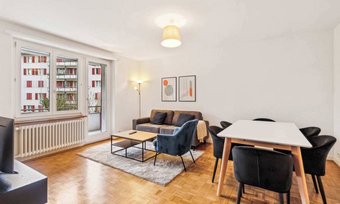 Alt-Wiedikon Apartment | Spacious 3BR Apartment near Museums & Zurich Center