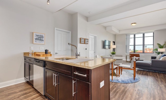 Prairie District Apartment | Spacious 3BR Apartment near McCormick Place by Domio