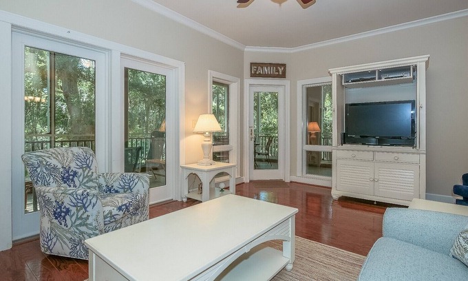Palmetto Dunes Villa | Spacious 3br Villa, 3 Minute Walk to Beach, Large Screened Porch
